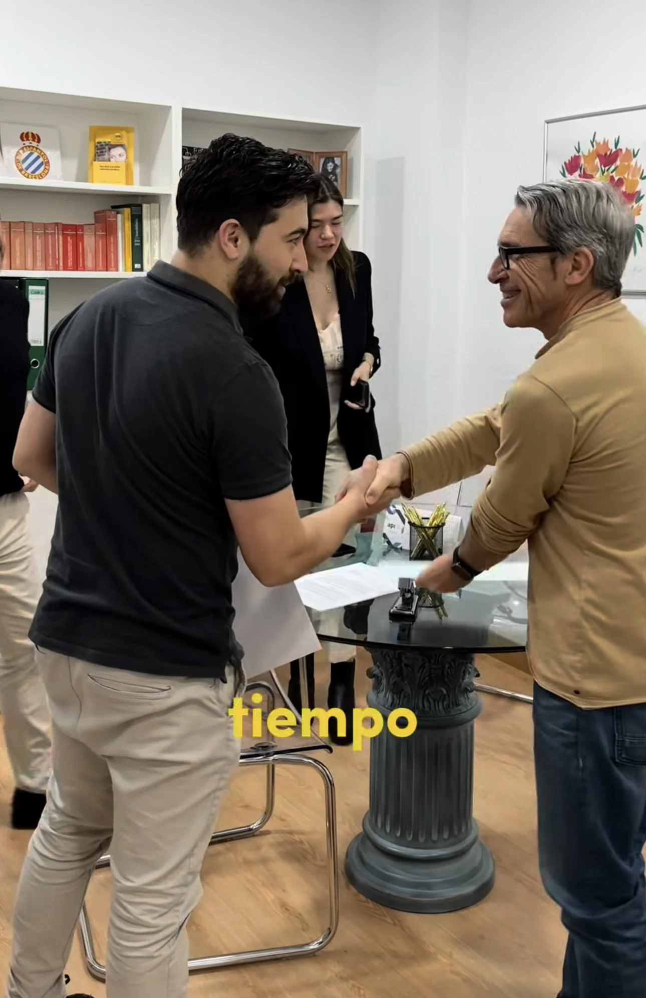 Firma del contrato del nuevo local